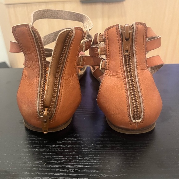 Sandals - Picture 2 of 4